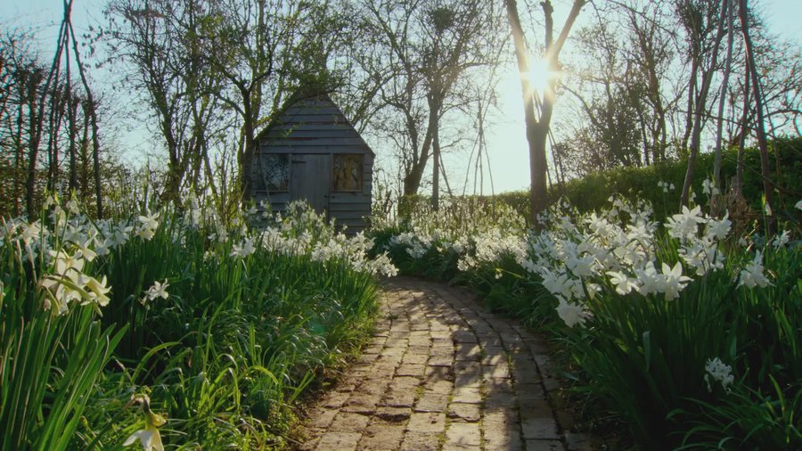 Britain’s ‘Gardeners’ World’ is the pandemic escape we didn’t know we needed