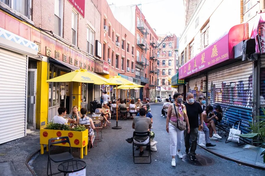 Almost 90 percent of NYC bars and restaurants couldn’t pay August rent