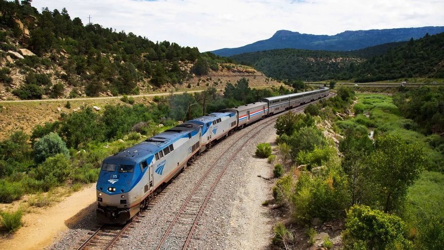 Why I Took an Overnight Amtrak Instead of Flying or Driving