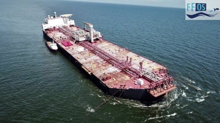 Tilting Venezuela oil tanker threatens 'environmental catastrophe'